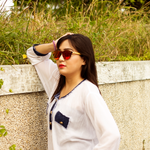 oriza red mirror lens bamboo sunglasses lifestyle womens photo